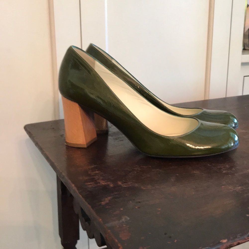 Bettye Muller green heels. Size 38